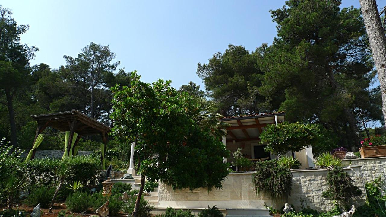 Ursa Minor Villa Sumartin Exterior photo